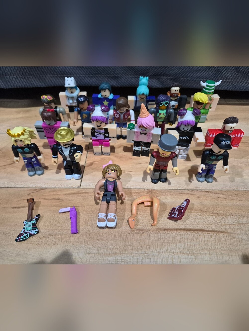 20 Roblox characters